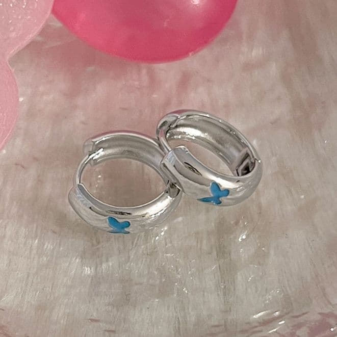 フープ ピアス フープ ピアス 蝶々モチーフ輝きフープピアス