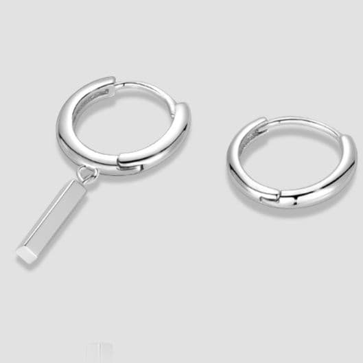フープ ピアス フープ ピアス 洗練された長方形チャームフープピアス