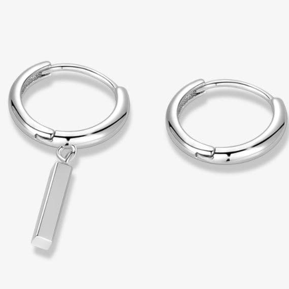 フープ ピアス フープ ピアス 洗練された長方形チャームフープピアス