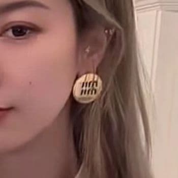 フープ ピアス フープ ピアス 円形模様彫り抜きフープピアス