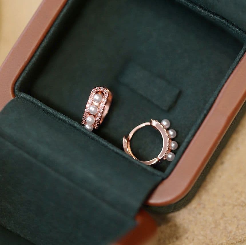 フープ ピアス フープ ピアス 煌めき小粒パール輝くフープピアス