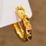 フープ ピアス フープ ピアス 菱形彫り模様の華奢なフープ