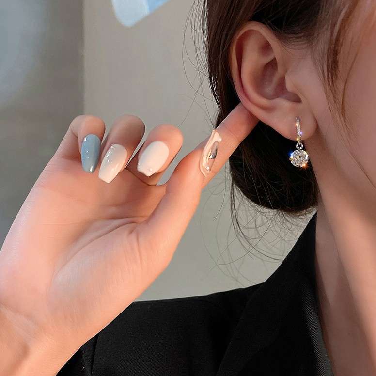 シンプル煌めき フープ ピアス