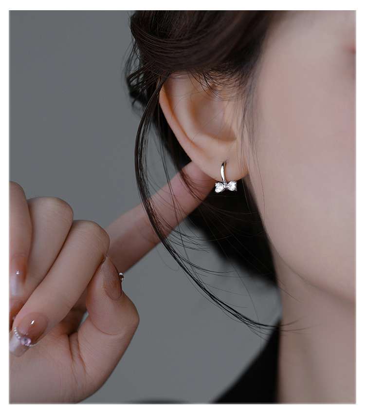 キラめき蝶結び フープ ピアス