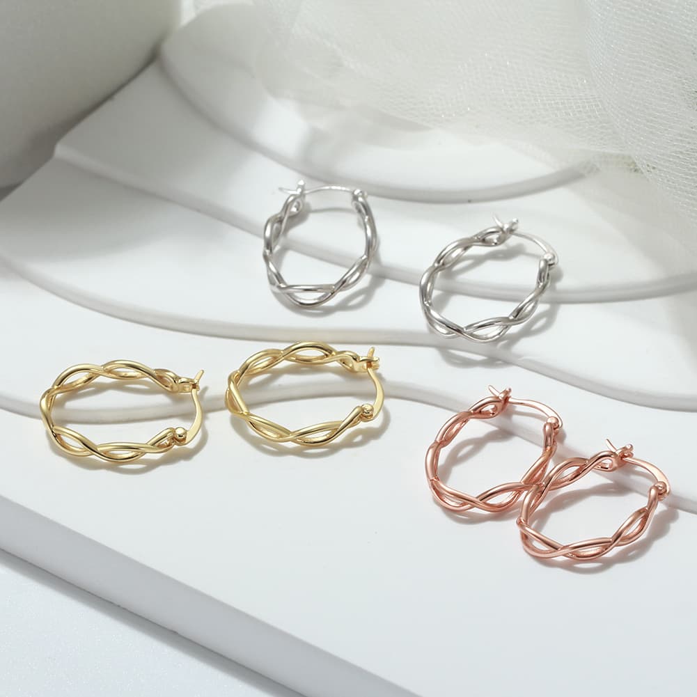 なめらかツイスト フープ ピアス