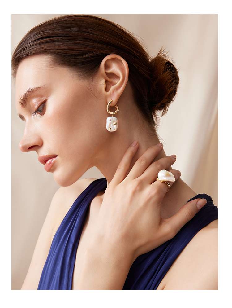 フープ ピアス 星付きバロックパールフープピアス