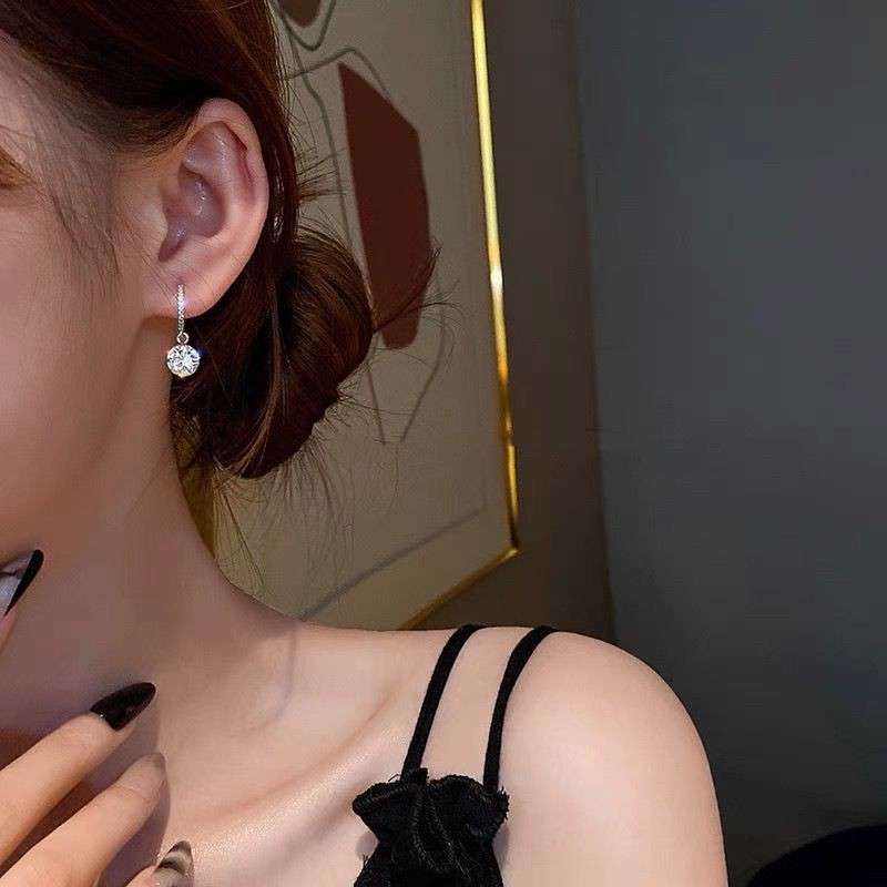 シンプル煌めき フープ ピアス