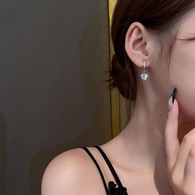 シンプル煌めき フープ ピアス