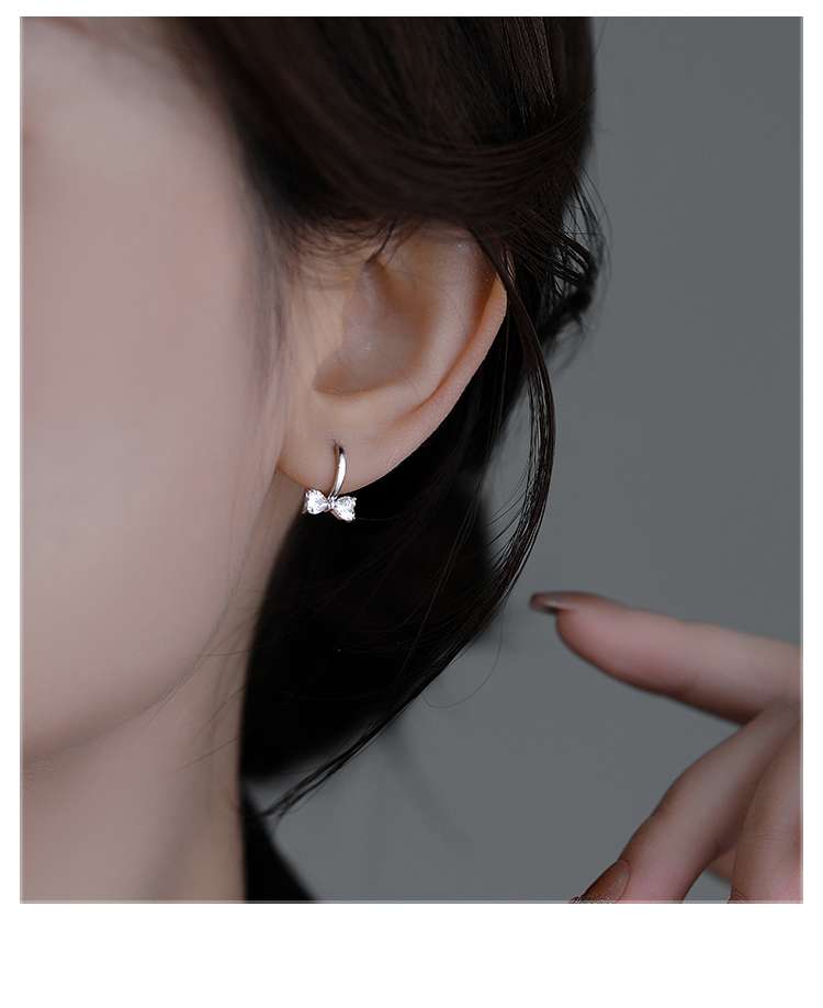キラめき蝶結び フープ ピアス
