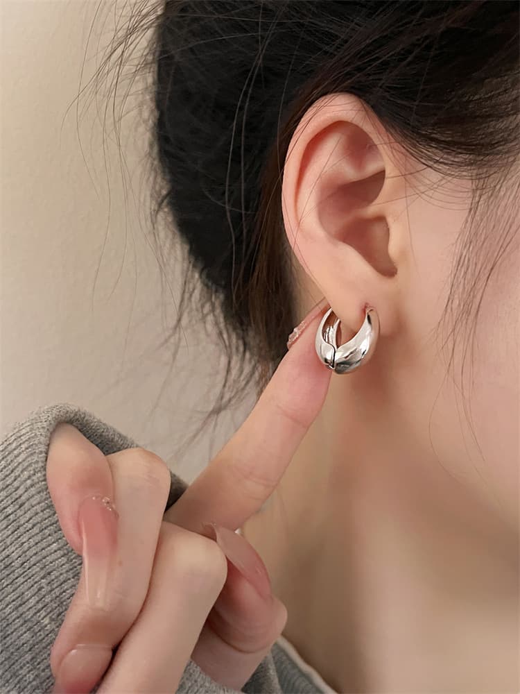 フープ ピアス シンプル曲線デザインフープ