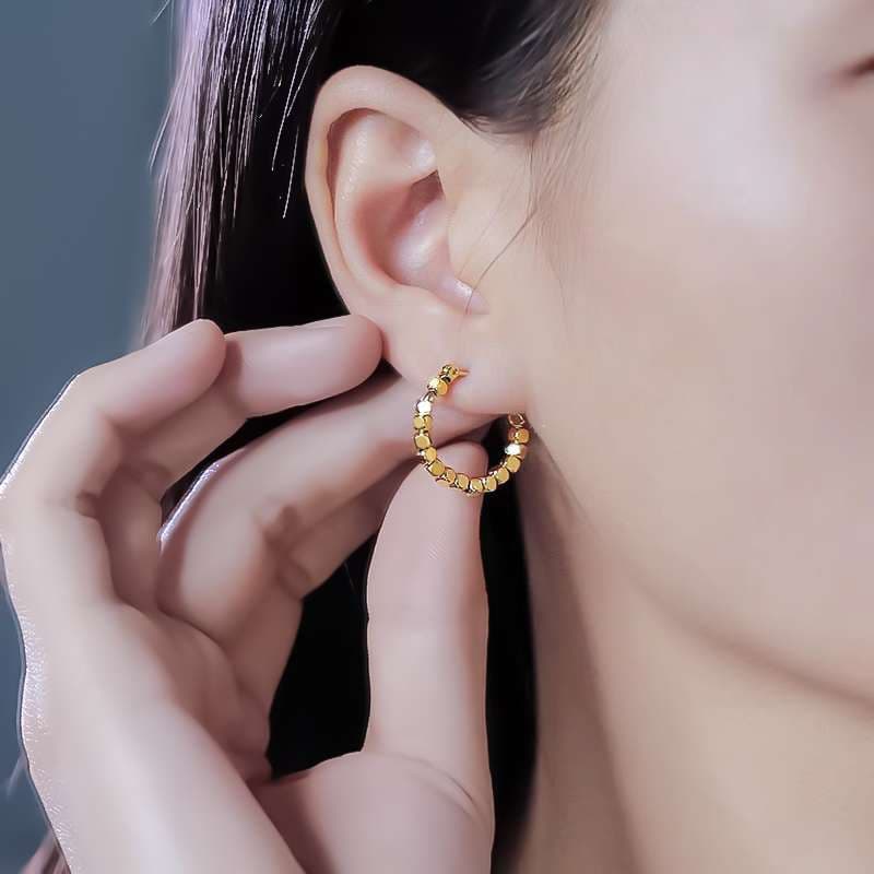 フープ ピアス 揺れる粒玉ピアス