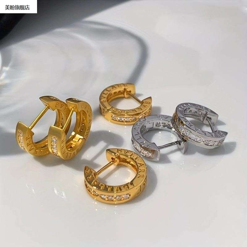 フープ ピアス キラキラ煌めくクラウンフープ