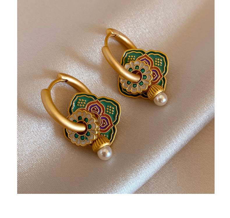 フープ ピアス 優美な花びらパールフープピアス