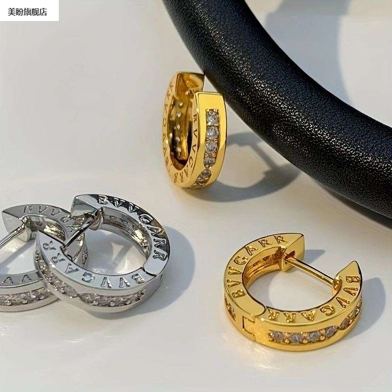 フープ ピアス キラキラ煌めくクラウンフープ