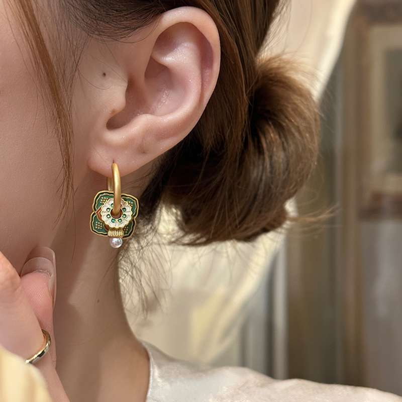 フープ ピアス 優美な花びらパールフープピアス