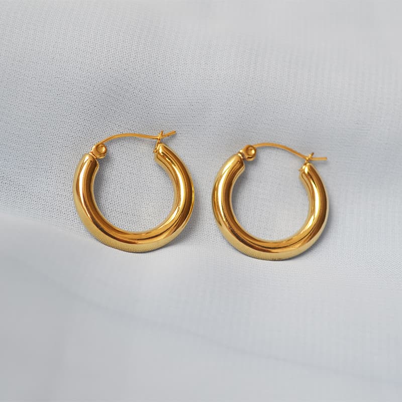 シンプル太めフープ ピアス