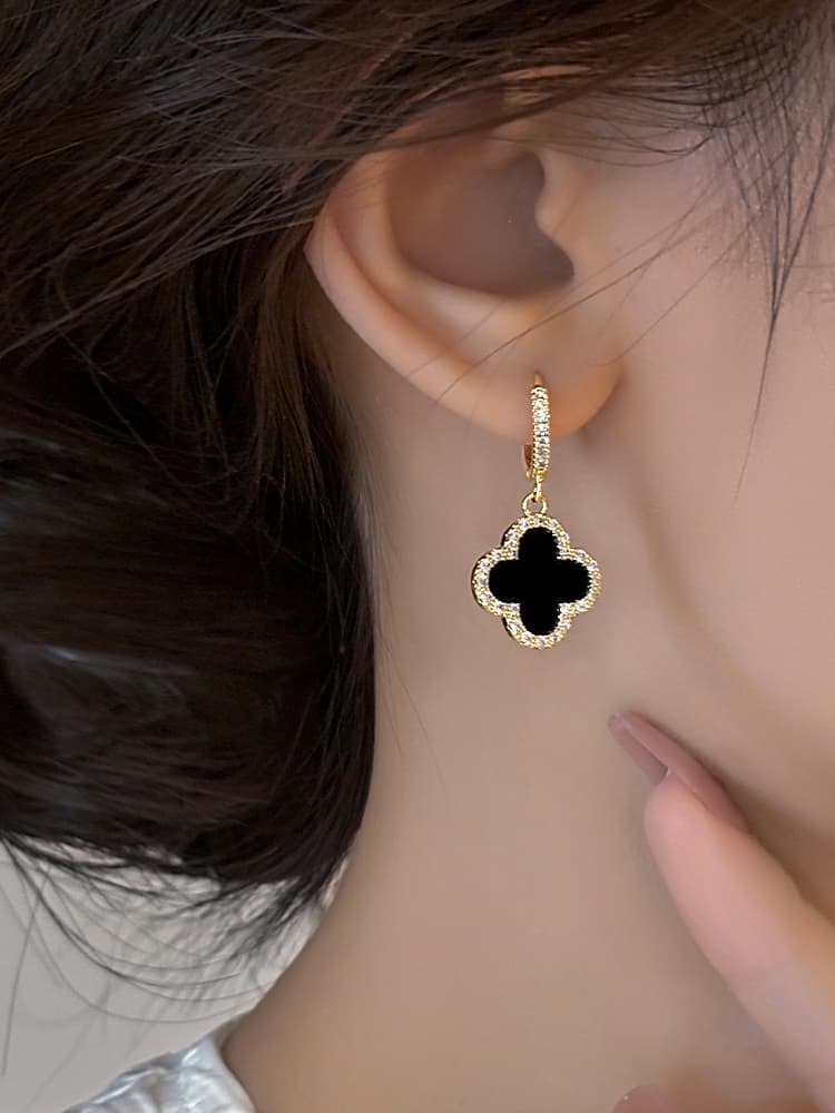 フープ ピアス フープ ピアス 四葉モチーフ 輝き ドロップピアス