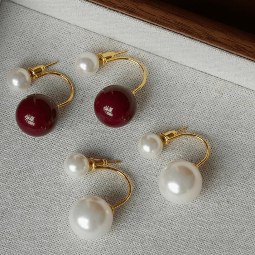 艶めき輝く二粒パールのフープ ピアス