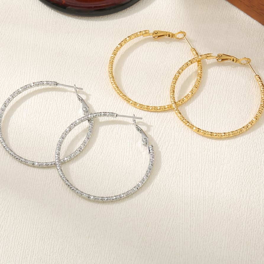 フープ ピアス きらめき模様の職人仕上げフープピアス