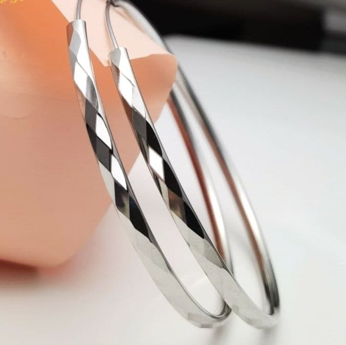 フープ ピアス 煌めきダイヤカット純銀フープ