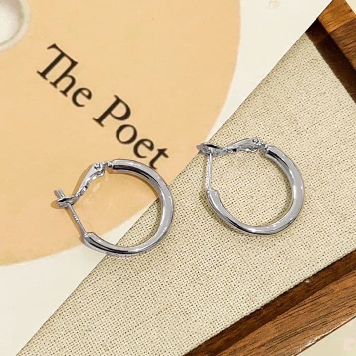 フープ ピアス 煌めき輝くティアドロップフープピアス
