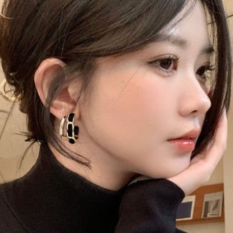 フープ ピアス フープ ピアス 上品な織り込み輪型耳飾り
