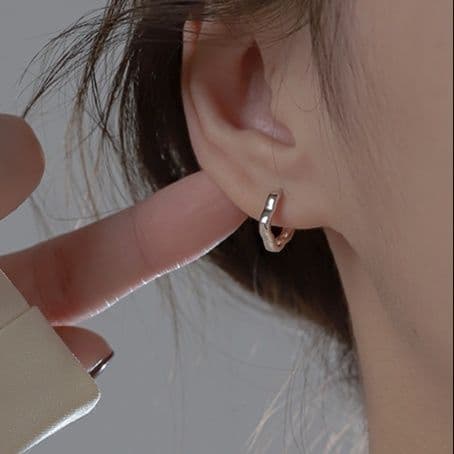 フープ ピアス フープ ピアス 花形輪郭 極細 耳飾り