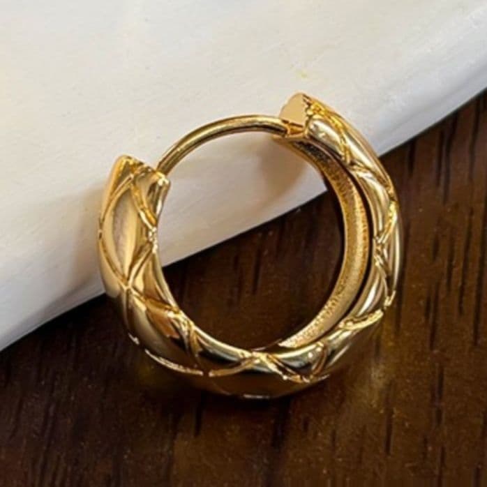 フープ ピアス フープ ピアス 模様入り高級感フープピアス