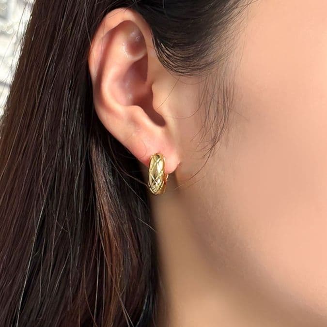 フープ ピアス フープ ピアス 模様入り高級感フープピアス