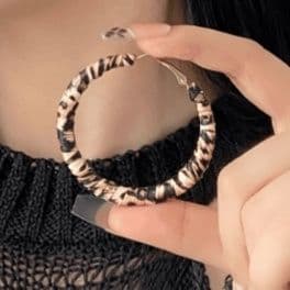 フープ ピアス フープ ピアス 豹柄風 大ぶり編み込みフープ