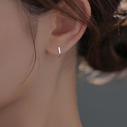 フープ ピアス 幾何学的 五角形 ミニマル フープ ピアス