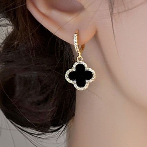フープ ピアス フープ ピアス 四葉モチーフ 輝き ドロップピアス
