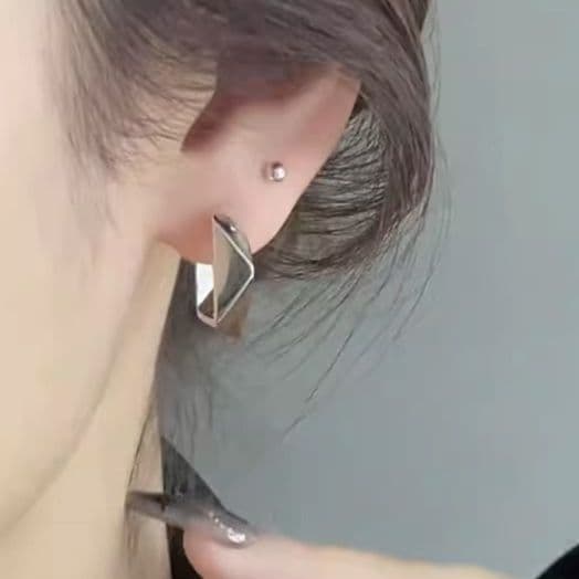 フープ ピアス フープ ピアス 幾何学モダン 立体四角ピアス