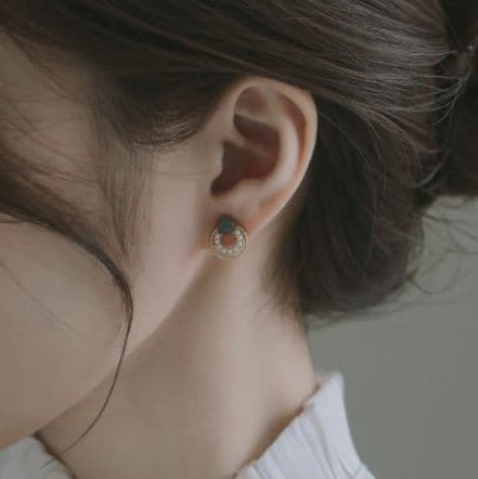 フープ ピアス フープ ピアス 天然石輝くねじり月輪ピアス