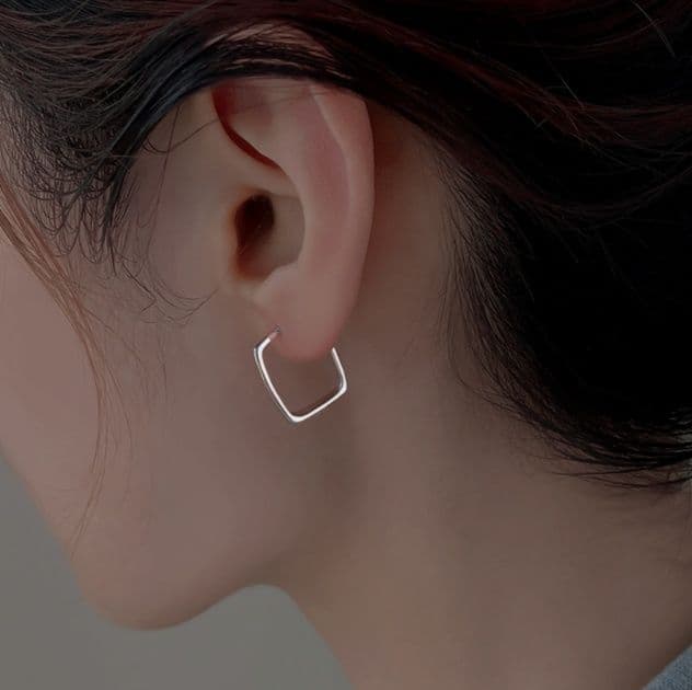 フープ ピアス フープ ピアス 四角形のミニマル輝き