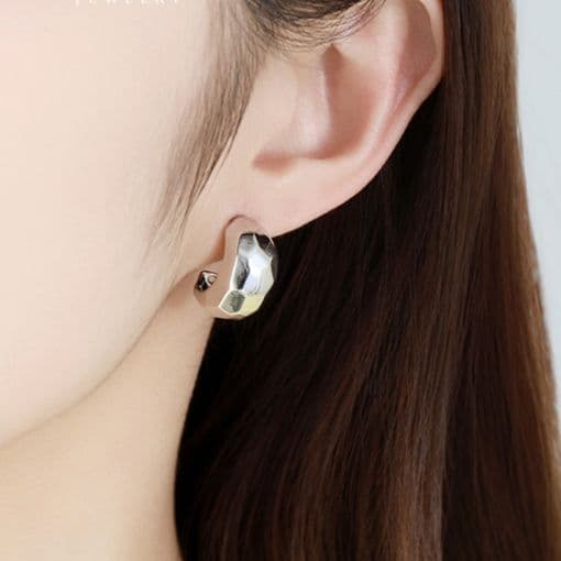 フープ ピアス フープ ピアス 上品な輝き 三日月フープピアス