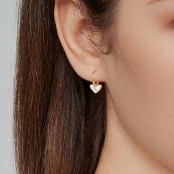 フープ ピアス フープ ピアス 優美なハートチャームフープ