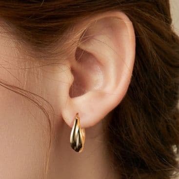 フープ ピアス フープ ピアス 交差ねじれフープピアス