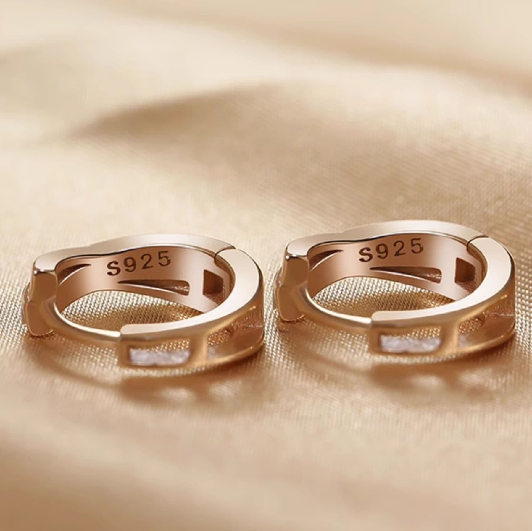 フープ ピアス フープ ピアス 交差する輝き フープピアス
