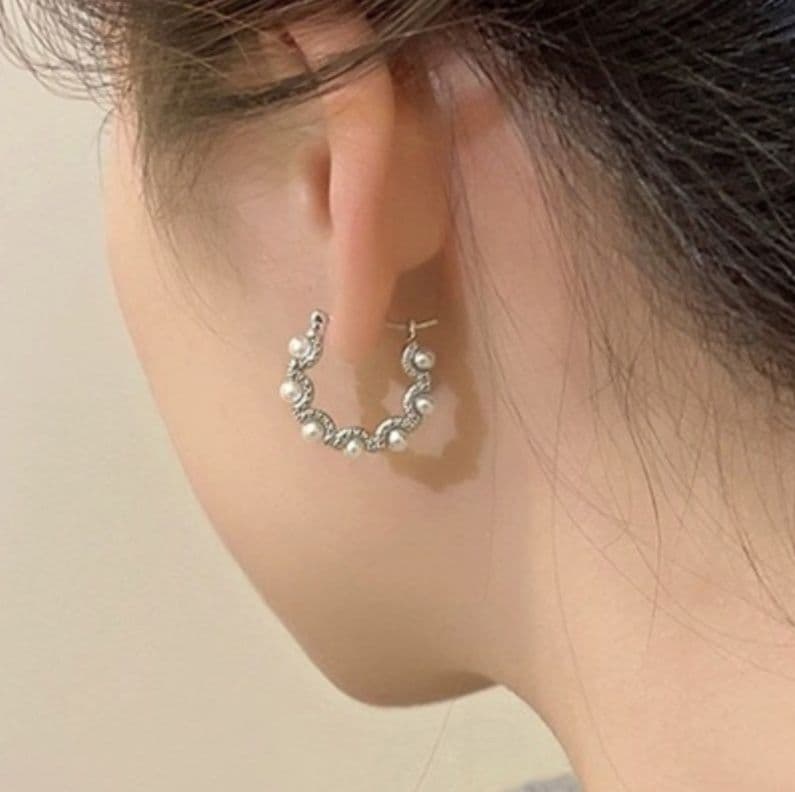フープ ピアス フープ ピアス 優美な波模様パール輝きフープピアス