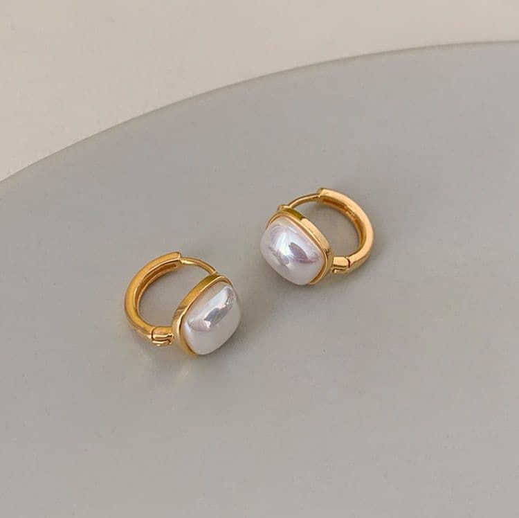 フープ ピアス フープ ピアス 四角真珠のミニマルフープ