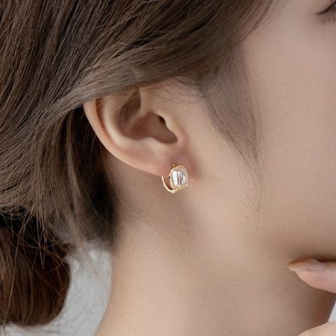 フープ ピアス フープ ピアス 四角真珠のミニマルフープ