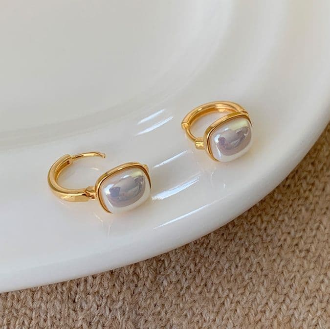 フープ ピアス フープ ピアス 四角真珠のミニマルフープ