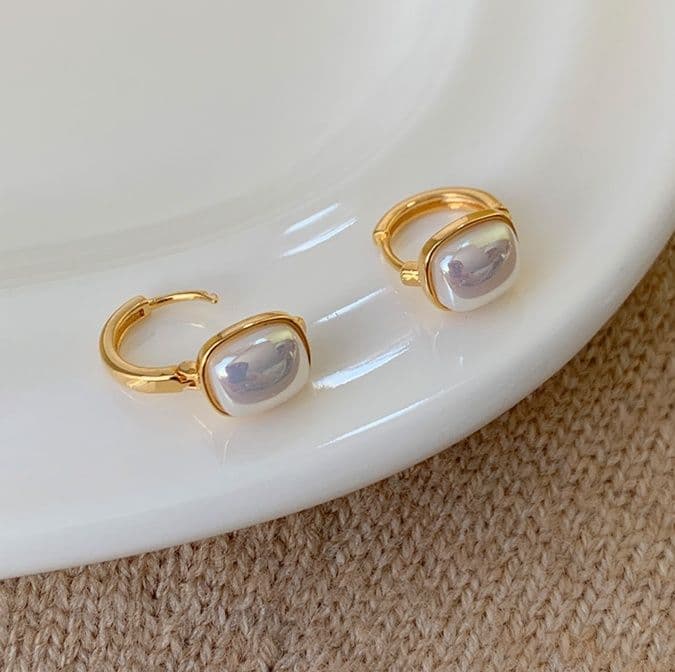 フープ ピアス フープ ピアス 四角真珠のミニマルフープ