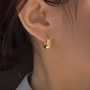 洗練ミニマルフープピアス