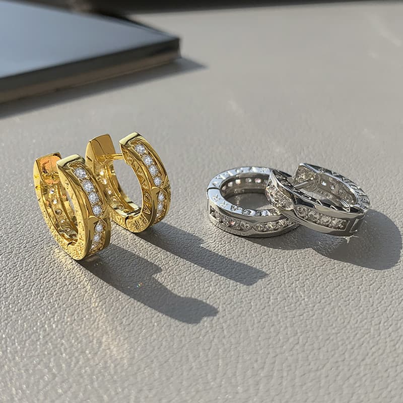 煌めき優雅フープ ピアス