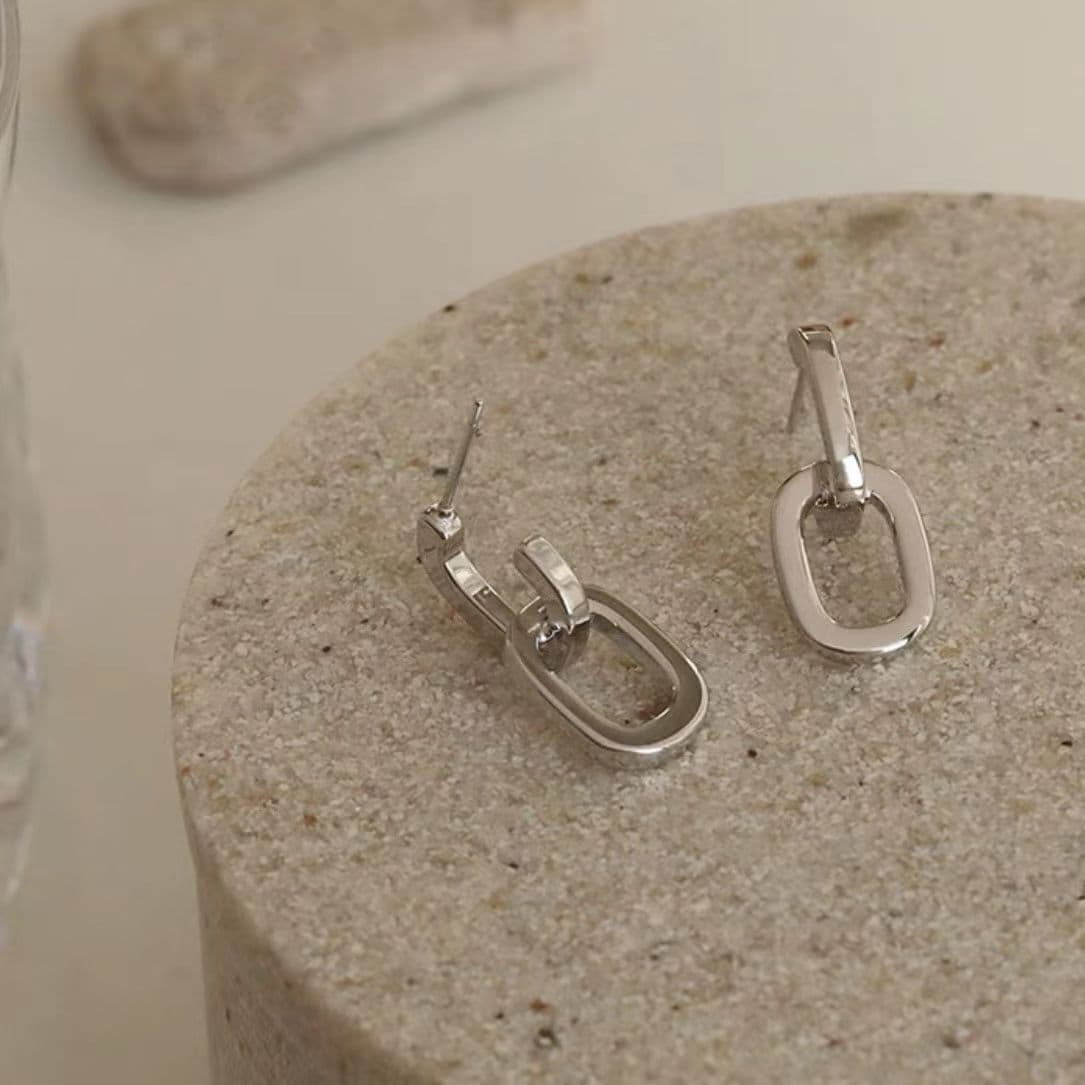 二重輪デザインフープ ピアス