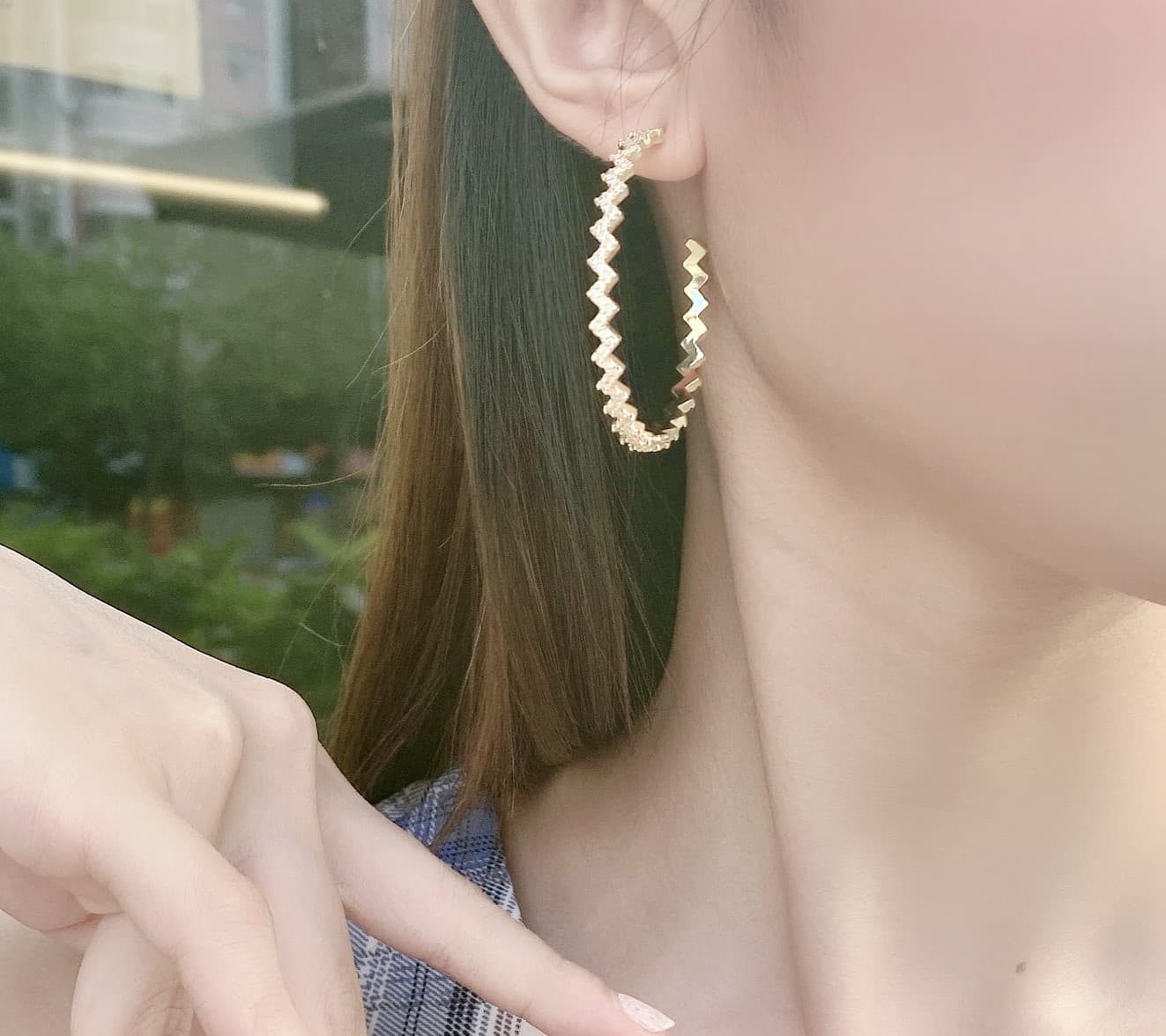 フープ ピアス 幾何学模様のジグザグフープ