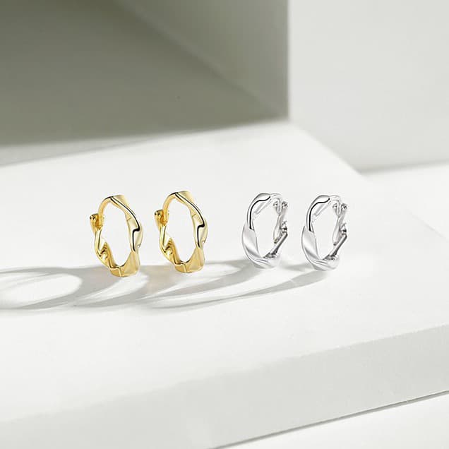 ねじれデザインフープ ピアス