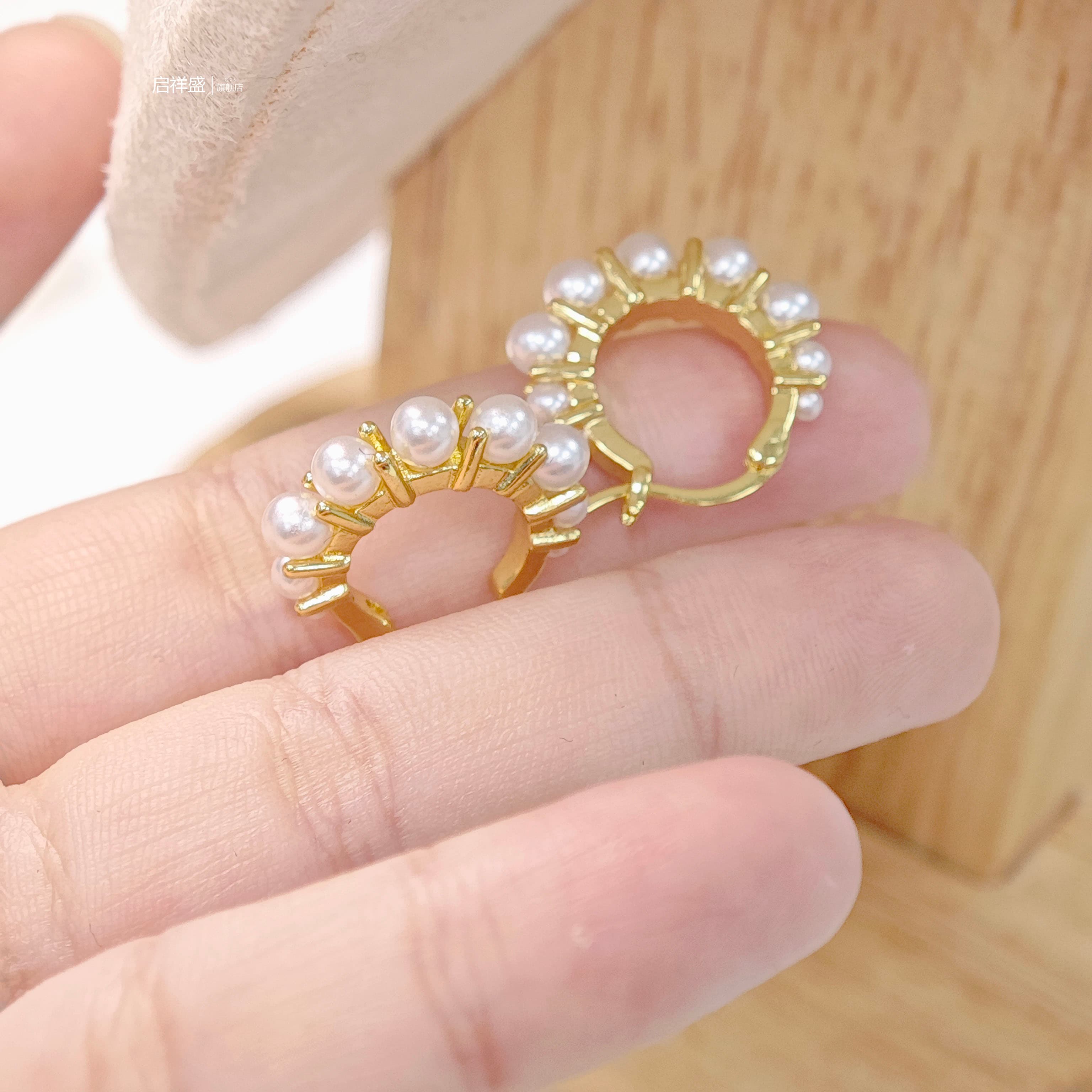 フープ ピアス フープ ピアス 輝く真珠の華やかフープ